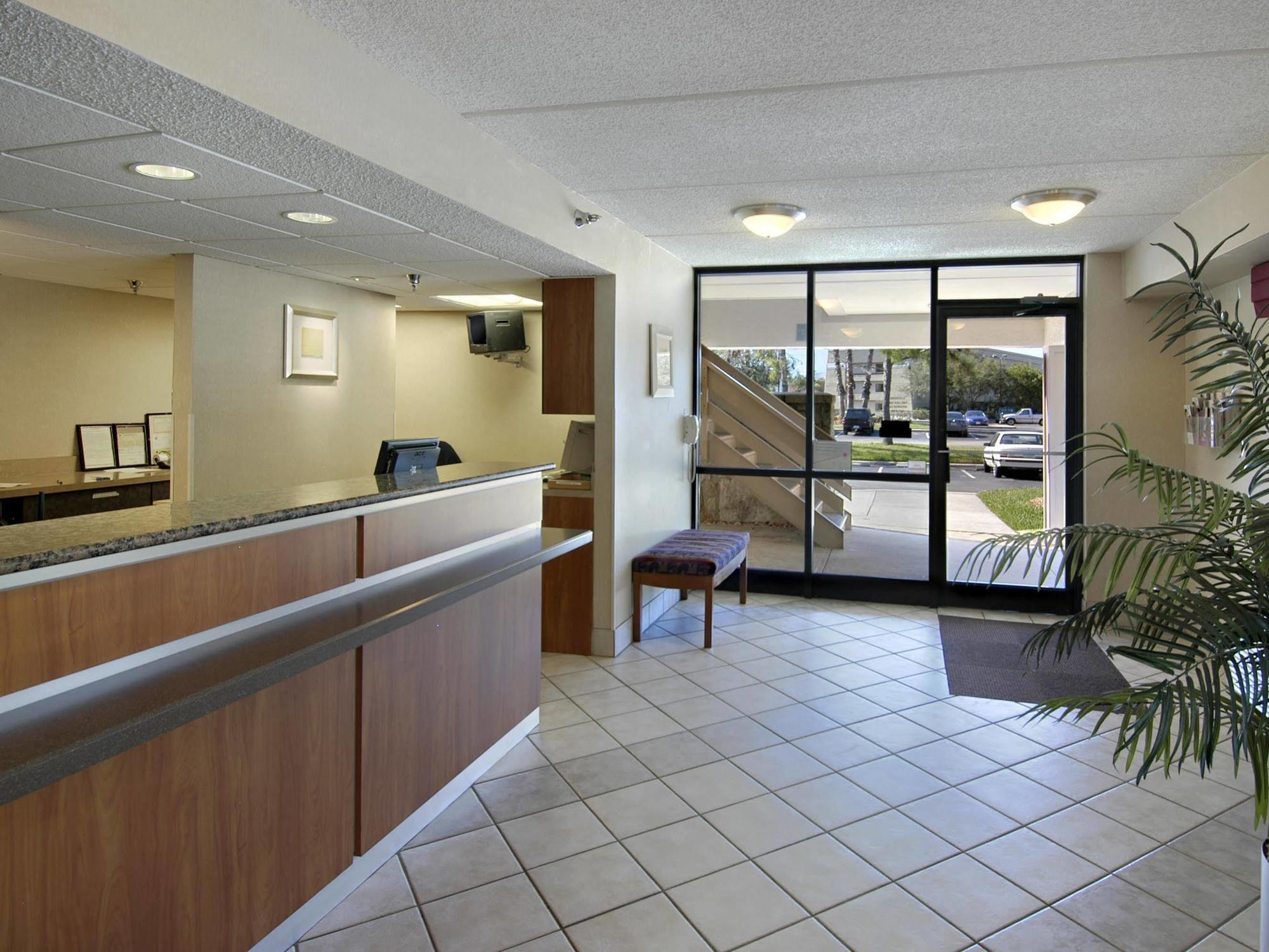 Red Roof Inn Tampa - Brandon Exterior foto
